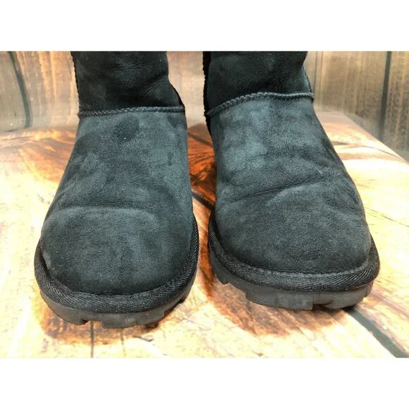 UGG #5835 Essential Shearling Black Sheepskin Boots Womens 7 / 38 (p5L - Picture 7 of 11
